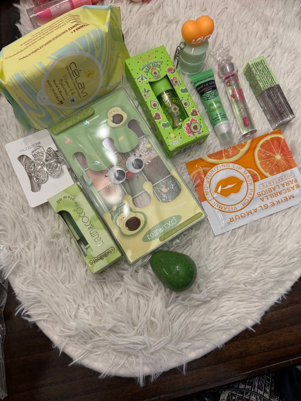 Beauty make up bundle eyeshadow palette lip gloss lip balm lip oil hair pin